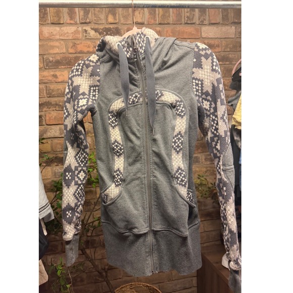 Lululemon Tops - Lululemon Scuba Hoodie Grey Fair Isle Knit Full Zip Sweatshirt Size 4